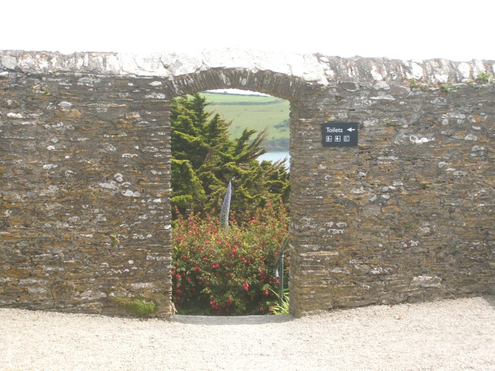 st mawes castle grounds