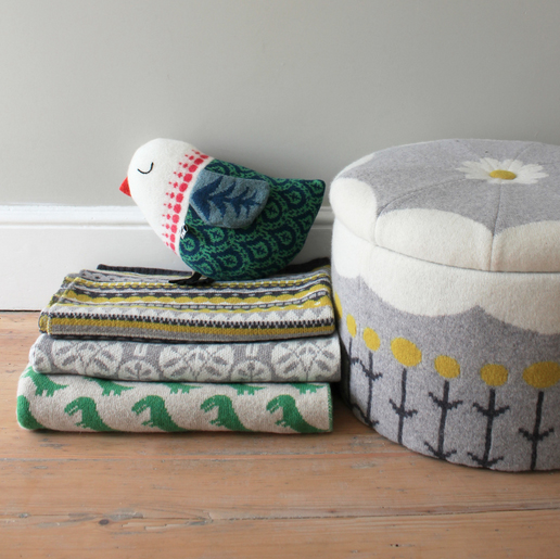sally nencini knitted storage stool